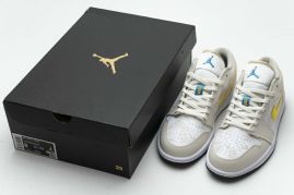 Picture of Air Jordan 1 Low _SKUfc4202352fc